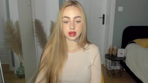 C o r a l i e online show from May 2026 06:51:02 AM