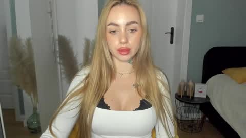 C o r a l i e online show from May 2026 02:03:01 PM