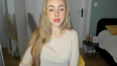 C o r a l i e online show from May 2026 06:30:02 AM