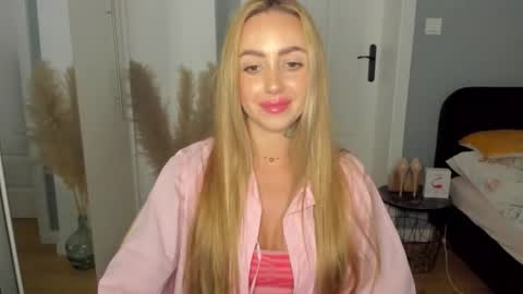C o r a l i e online show from May 2026 02:26:01 PM