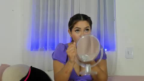 Snapshot of sexy_couple_xx1 chatting on September 2025 01:53:02 AM sexy_couple_xx1 online show from September 2025 01:53:02 AM