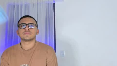 Snapshot of sexy_couple_xx1 chatting on October 2025 10:14:02 AM sexy_couple_xx1 online show from October 2025 10:14:02 AM