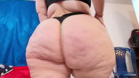 Snapshot of sexy_curvi chatting on May 2026 04:46:01 PM karla instagram online show from May 2026 04:46:01 PM