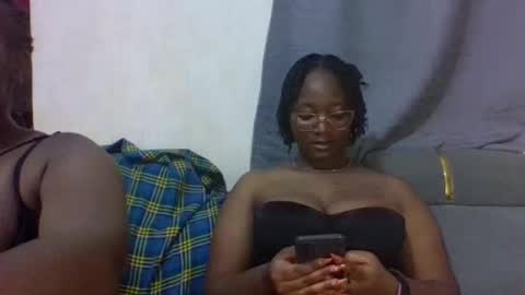 Snapshot of sexy_helle chatting on September 2025 01:15:01 PM sexy_helle online show from September 2025 01:15:01 PM