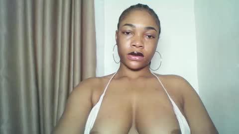 Snapshot of sexy_kitty881 chatting on December 2025 07:06:01 AM Sexy kitty881 online show from December 2025 07:06:01 AM