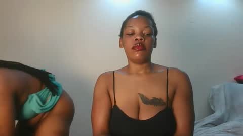sexy_lyna online show from February 2026 03:56:02 PM