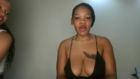 sexy_lyna online show from June 2026 03:11:02 AM
