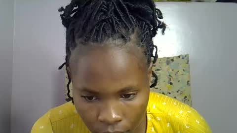 Snapshot of sexy_molyne chatting on February 2026 01:43:01 PM Molyne online show from February 2026 01:43:01 PM