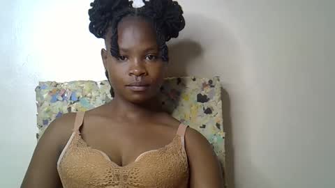 Snapshot of sexy_molyne chatting on March 2026 01:32:02 AM Molyne online show from March 2026 01:32:02 AM