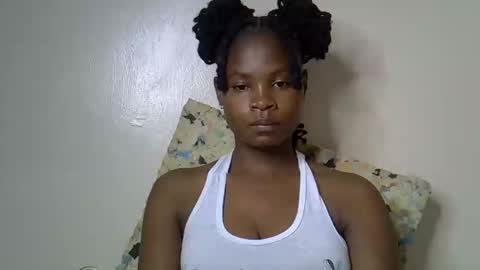 Snapshot of sexy_molyne chatting on March 2026 02:01:01 PM Molyne online show from March 2026 02:01:01 PM