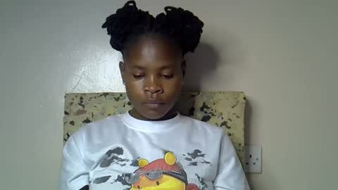 Snapshot of sexy_molyne chatting on March 2026 12:58:01 AM Molyne online show from March 2026 12:58:01 AM