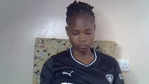 Snapshot of sexy_molyne chatting on April 2026 12:43:02 AM Molyne online show from April 2026 12:43:02 AM