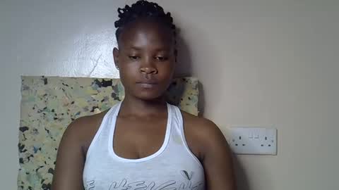 Snapshot of sexy_molyne chatting on April 2026 12:43:01 PM Molyne online show from April 2026 12:43:01 PM