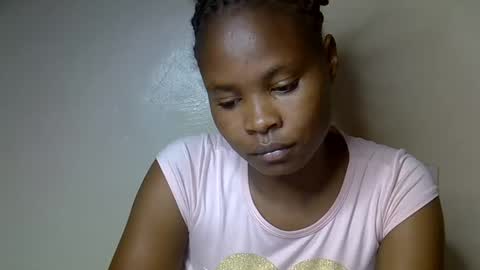 Snapshot of sexy_molyne chatting on April 2026 08:24:02 PM Molyne online show from April 2026 08:24:02 PM