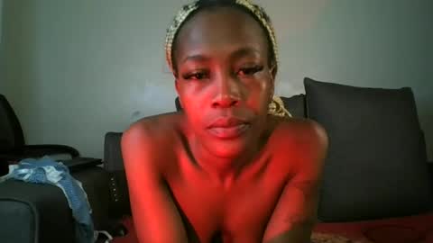 SEXY MOMAH online show from June 2026 12:33:01 AM
