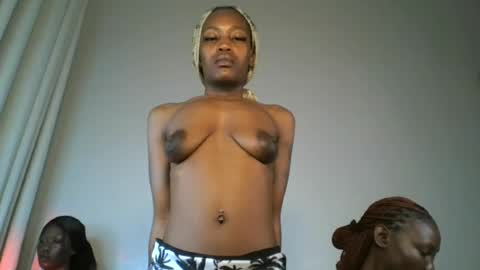 SEXY MOMAH online show from June 2026 01:07:02 AM