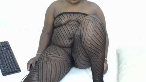 Snapshot of sexy_mummy2 chatting on November 2025 09:19:02 AM lina online show from November 2025 09:19:02 AM