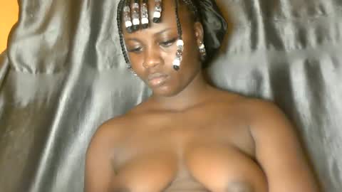 sexy_petitqueen online show from May 2026 04:19:01 AM