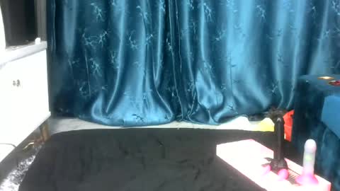 sexy pigeon online show from June 2026 07:16:02 AM
