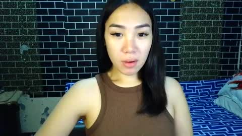 hi im queenie online show from July 2026 11:55:01 PM