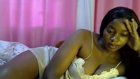 laura online show from May 2026 10:33:01 AM
