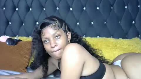 sexy_zainaa online show from April 2026 07:28:02 PM