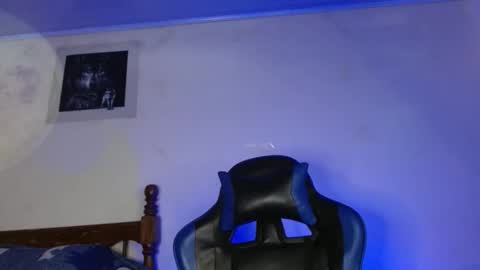 Snapshot of sexyboy_bigclit chatting on March 2026 02:41:02 PM Iker online show from March 2026 02:41:02 PM