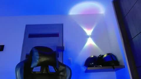 Snapshot of sexyboy_bigclit chatting on April 2026 09:19:02 AM Iker online show from April 2026 09:19:02 AM