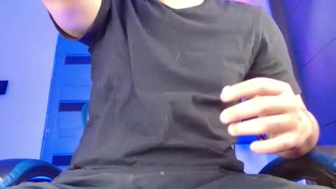 Snapshot of sexyboy_bigclit chatting on April 2026 09:07:01 AM Iker online show from April 2026 09:07:01 AM