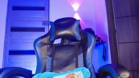 Snapshot of sexyboy_bigclit chatting on May 2026 08:53:01 AM Iker online show from May 2026 08:53:01 AM