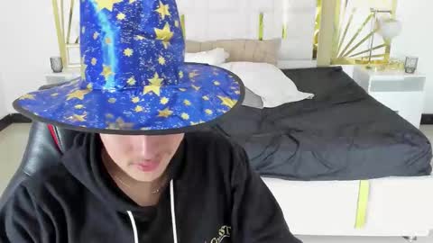 owen sky online show from October 2025 01:34:02 PM