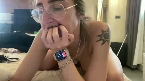 Snapshot of sexybunny74 chatting on February 2026 12:59:02 PM Bunny online show from February 2026 12:59:02 PM