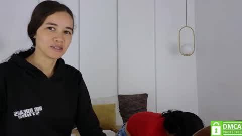 chanell and yina online show from November 2025 01:15:02 PM