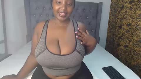 Snapshot of sexychocco_ chatting on January 2025 08:32:02 AM sexychocco online show from January 2025 08:32:02 AM