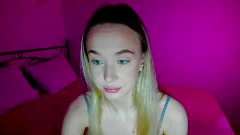 Sophia online show from March 2025 11:50:01 AM