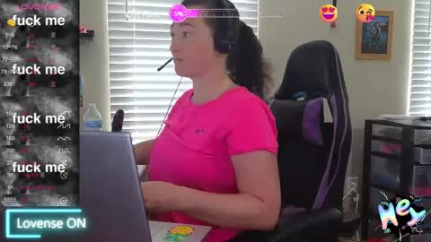 Snapshot of sexydistraction1 chatting on March 2025 02:51:02 PM SexyDistraction online show from March 2025 02:51:02 PM