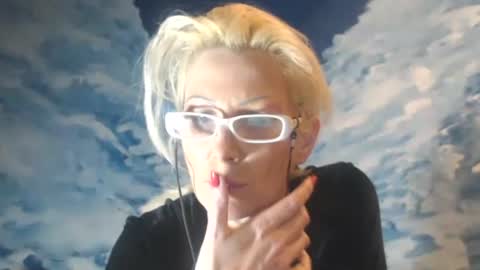 Snapshot of sexyeni chatting on January 2025 08:26:02 PM ENI pvt moan your name WHEN I M NOT online you tell me in SNAPCHAT deal yes add me... FREE TWITTER magiconline101...... online show from January 2025 08:26:02 PM