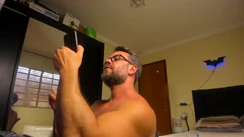 chris online show from November 2025 04:18:01 PM