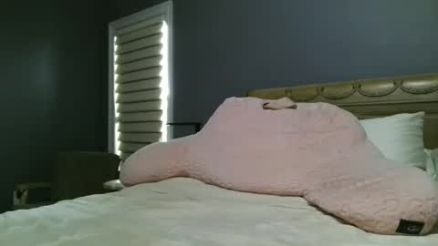 LisaisLuscious online show from July 2026 01:58:01 PM