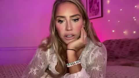 Snapshot of sexygoodvibebabe69 chatting on November 2025 09:19:02 AM Ashley Love online show from November 2025 09:19:02 AM