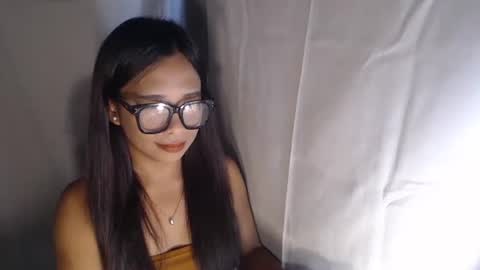 Snapshot of sexyguinevere chatting on December 2025 04:09:01 AM Guine3 online show from December 2025 04:09:01 AM