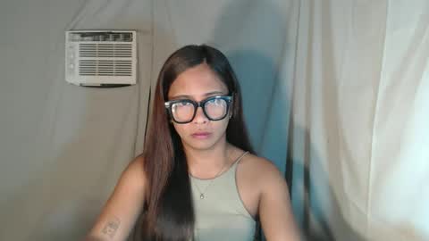 Snapshot of sexyguinevere chatting on January 2026 12:26:02 AM Guine3 online show from January 2026 12:26:02 AM