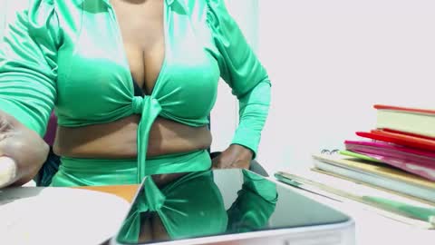 sexyhanny4u online show from October 2025 01:55:02 AM