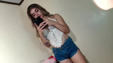 Snapshot of sexyhotbabe18 chatting on May 2026 12:17:02 AM sexyhotbabe18 online show from May 2026 12:17:02 AM