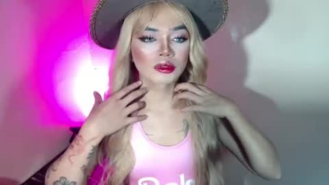 sexyhotbabe18 online show from July 2026 01:01:01 AM