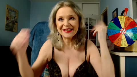 Snapshot of sexyjennyeu chatting on December 2024 09:00:01 PM Jenny online show from December 2024 09:00:01 PM