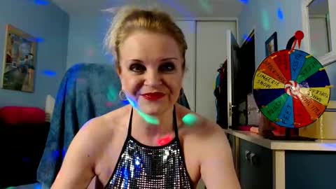 Snapshot of sexyjennyeu chatting on October 2025 07:46:02 PM Jenny online show from October 2025 07:46:02 PM