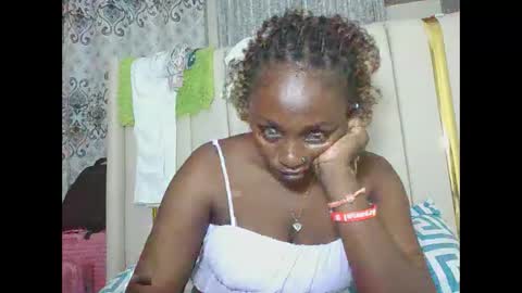 JOAN online show from April 2026 06:35:01 PM