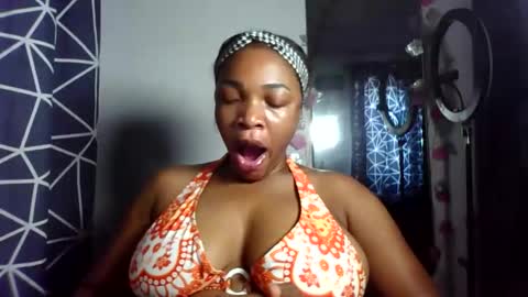 Snapshot of sexykuchie889 chatting on June 2026 07:42:01 AM malia online show from June 2026 07:42:01 AM