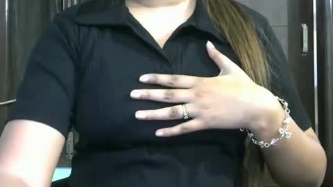 sexy lavanya online show from December 2024 05:40:01 PM